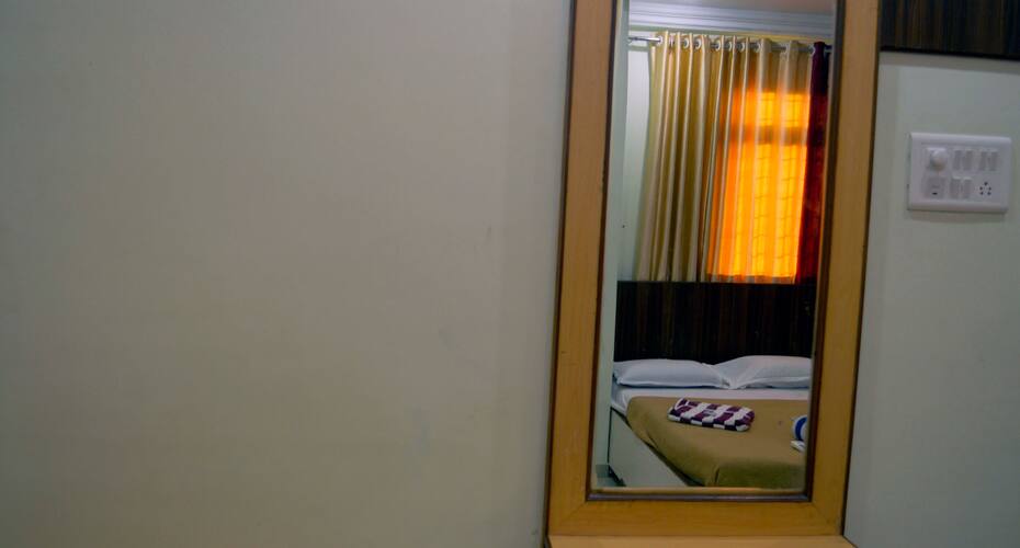 Hotel Sai Arpan Pimpal Wadi Road, Shirdi 5